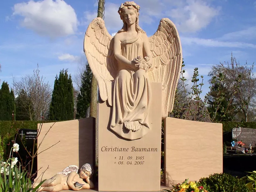 Doppelgrab/Familiengrab mit Grabengel Grabstein aus Sandstein - Friedhof Willich (Nordrhein Westfalen)